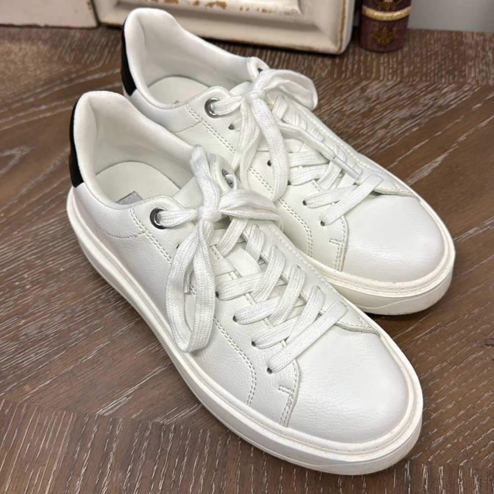 Steve Madden Catcher Sneakers 6.5